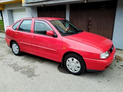 VOLKSWAGEN POLO Classic 1.6 100 Sportline