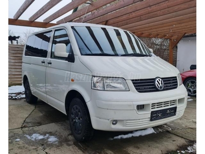 VOLKSWAGEN TRANSPORTER T5 2.5 TDI Caravelle Comfortline