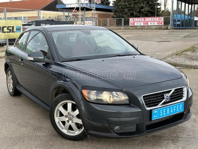 VOLVO C30 1.6 D DRIVe 1ÉV GARANCIA-GARANTÁLT KM-SZÉP ÁLLAPOT-PIROS BELSŐ