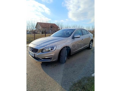 VOLVO S60 2.0 D [D3] Momentum