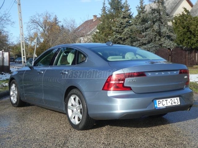 VOLVO S90 2.0 D [D3] Momentum Geartronic