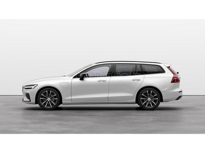 VOLVO V60 2.0 [T8] Recharge Plus Dark AWD Geartronic Készletre érkező autó. átvehető 2024.01. hóban!