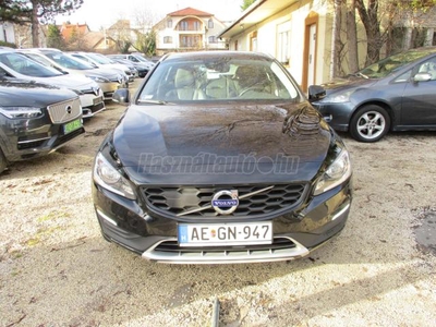 VOLVO V60 Cross Country D4 190LE/NAVI/BŐR/VONÓHOROG/122000 Km!!!