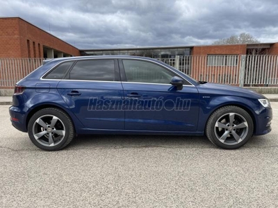 AUDI A3 Sportback 1.4 TFSI Ambiente S-tronic g-tron. M.o. első tulaj. full extra. téli-nyári felni szett!