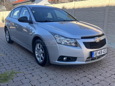 CHEVROLET CRUZE 1.7d LT Plus Szervízkönyv.használtautó garancia