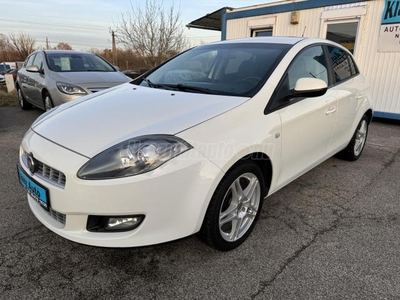 FIAT BRAVO 1.4 16V Active Tolatókamera.Telefonkihangosító.Navigáció!