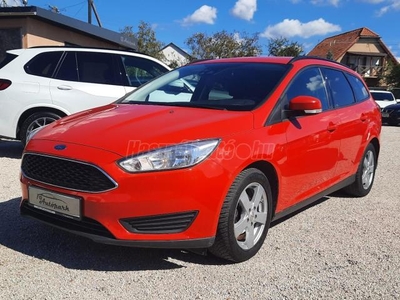 FORD FOCUS 1.6 Ti-VCT Ambiente 4 HENGERES SZÍVÓBENZIN! Horog Alufelni Klíma Bőr multikormány 104eKM Egy tulaj