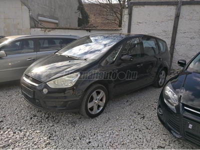 FORD S-MAX 2.5 T Titanium-S st.7-fős