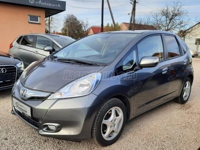 HONDA JAZZ 1.4 Hybrid (Automata) ELEGANCE Panorámatető Digitklíma Tempomat Alukerék EGY TULAJDONOS