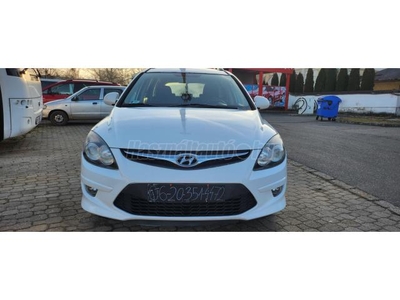 HYUNDAI I30 i30u CW 1.6 CRDi HP Style 2év vizsga.4-5 L Fogyasztás.Magyarországi Új korától.6os váltó.Tempomat