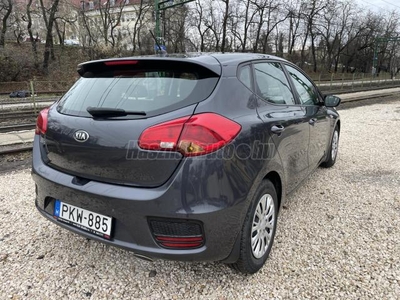 KIA CEE'D 1.4 CVVT EX Prémium SZERVIZKÖNYV - MAGYARORSZÁGI - 107.000 KM !