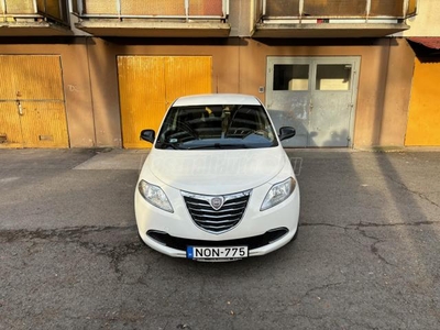 LANCIA YPSILON 1.2 8V Silver