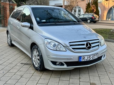 MERCEDES-BENZ B 180 CDI AVANTGARDE//BŐR//TÉLI+NYÁRI KERÉK SZETT