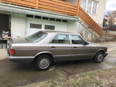 MERCEDES-BENZ W 126 300 SE