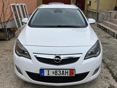 OPEL ASTRA J 2.0 CDTI Sport Sérülésmentes//Sport Felszereltség//Hibátlan állapot