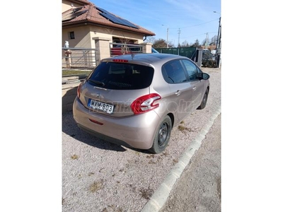 PEUGEOT 208 1.2 VTi PureTech Style