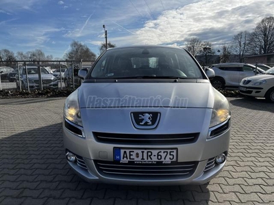 PEUGEOT 5008 2.0 HDi Active