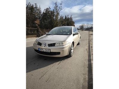 RENAULT MEGANE 1.4 Authentique