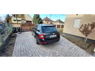 SKODA OCTAVIA Combi 1.6 CR TDI Elegance DSG