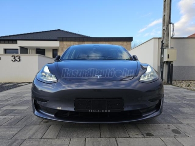 TESLA MODEL 3 RWD (Automata) Azonnal elvihető.Téli+Nyári szett.60kWh LFP Akku.Ryzen.Gyári Garancia