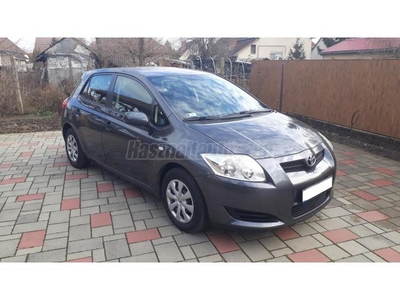 TOYOTA AURIS 1.4 Luna