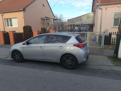 TOYOTA AURIS 1.6 Executive