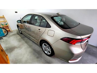 TOYOTA COROLLA Sedan 1.5 Active 7.200 km 1. tul magánszemély. sér.mentes