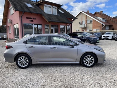 TOYOTA COROLLA Sedan 1.5 Comfort 57.000 KM. GARANCIÁLIS. ÁFÁS. TEMPOMAT. TOLATÓ KAMERA. TELEFON TÜKRÖZÉS