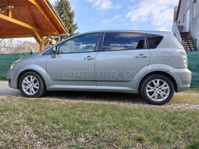 TOYOTA COROLLA VERSO 2.2 D-4D Fullmoon