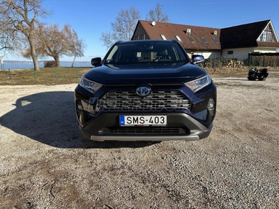 TOYOTA RAV 4 Rav4 2.5 Hybrid Executive AWD e-CVT 1.tulajdonos végig vez. szervízkönyv. ÁFA-s!