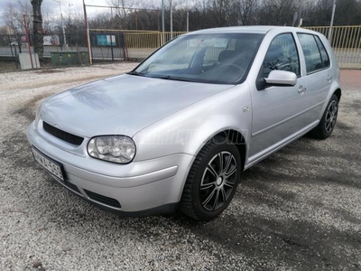 VOLKSWAGEN GOLF 1.6 Comfortline