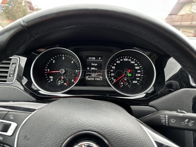 VOLKSWAGEN JETTA VI 2.0 TDI BMT Highline DSG