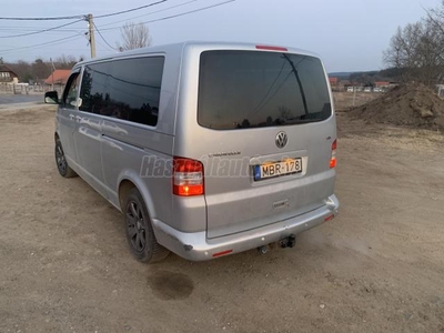 VOLKSWAGEN TRANSPORTER T5 Caravelle 2.5 TDI Trendline Shuttle 2.5 TDI