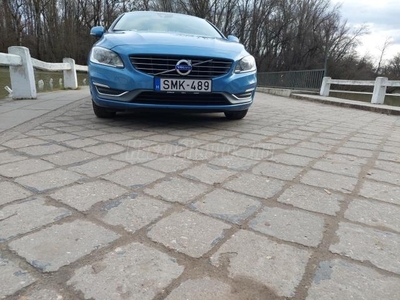 VOLVO S60 1.6 [T3] R-Design