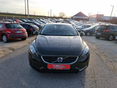 VOLVO V40 1.6 D [D2] Kinetic 3 ÉV Garanciával . ingyenes házhozszállítással . ingyenes szervízekkel