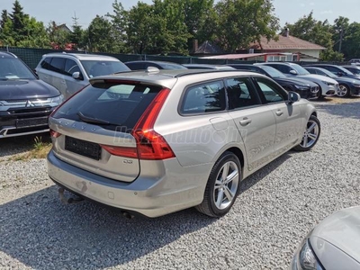 VOLVO V90 2.0 D [D3] Kinetic Geartronic LED/NAVI/RADAR/TEMPOMAT/119EKM