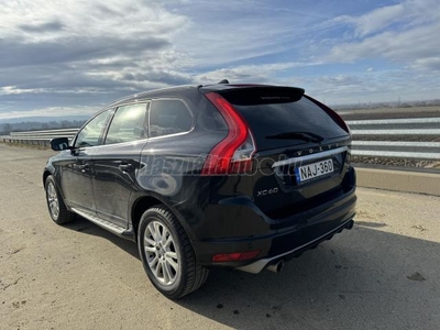 VOLVO XC60 2.4 D [D5] R-Design Kinetic Geartronic