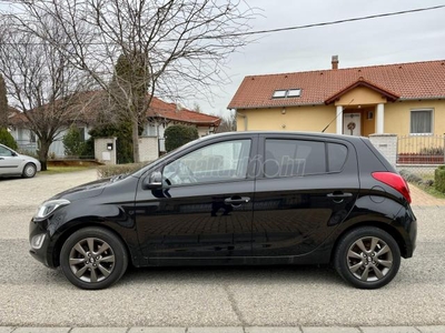 HYUNDAI I20 1.25 Comfort VEZ.SZERVIZKÖNYV-KLÍMA-TEMPOMAT-ESŐ-FÉNYSZENZOR-MENETFÉNY!