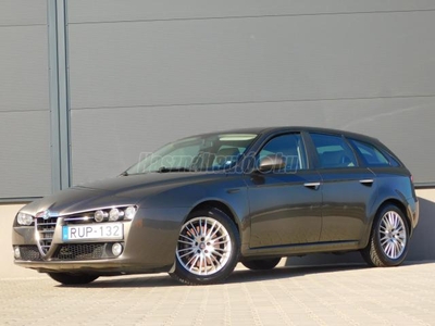 ALFA ROMEO 159 SW 1.8 TBi Distinctive 77.898 Km. Szervizkönyv