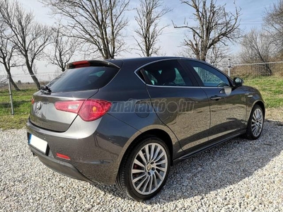 ALFA ROMEO GIULIETTA 1.4 TB Distinctive EU6 QV-line.Első tulajdonostól.Szervizkönyves.Tolatóradar.Tempomat