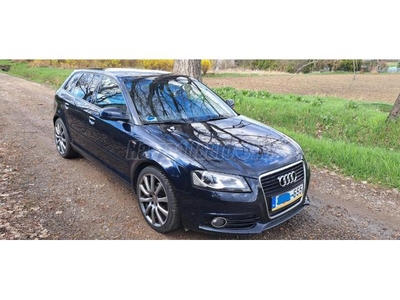 AUDI A3 2.0 TDI Attraction DPF 3x S-Line LED. Xenon