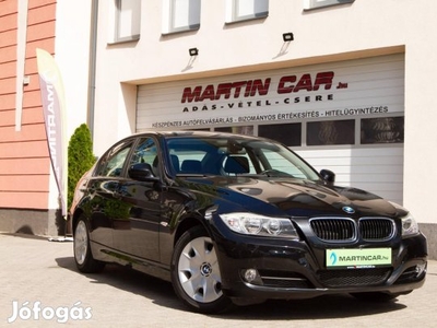 BMW 3-AS Sorozat 318i Sapphire Black +Full BMW...