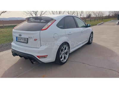 FORD FOCUS ST 2.5 T