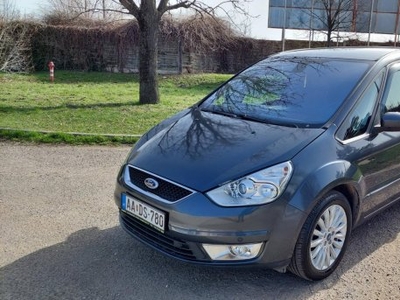 Ford Galaxy 2.0 TDCi Ghia [7 személy] Ülésfűtés...