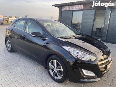 Hyundai I30 1.4 MPi ISG Business Life Navi.Ülés...