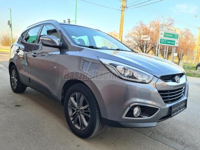 HYUNDAI IX 35 ix35 1.7 CRDi Premium Sérülésmentes. szervízszámlák. navi.digitklíma.tempomat.radar+kamera.4ülésf.aluf