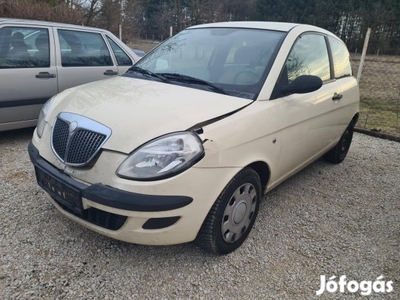 Lancia Ypsilon 1.2 8V Argento