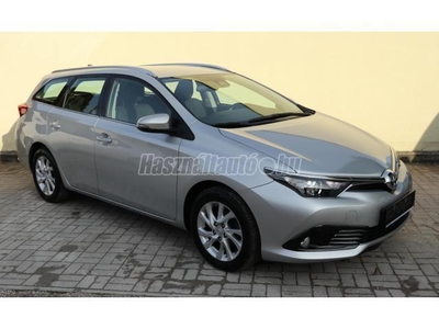 TOYOTA AURIS Touring Sports 1.2T Active Trend+ 67.991km - vezetett szervizkönyv