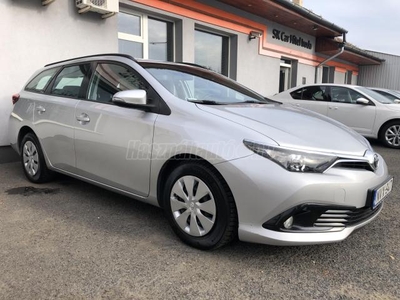 TOYOTA AURIS Touring Sports 1.33 Live 84eKm! Magyar! Első tulajdonostól! Végig vezetett szerviztörténet! Tolatóradar!