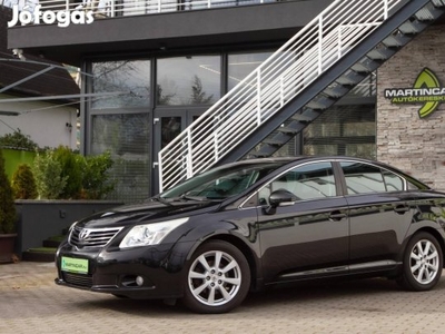 Toyota Avensis 1.8 Executive Night Time Black +...